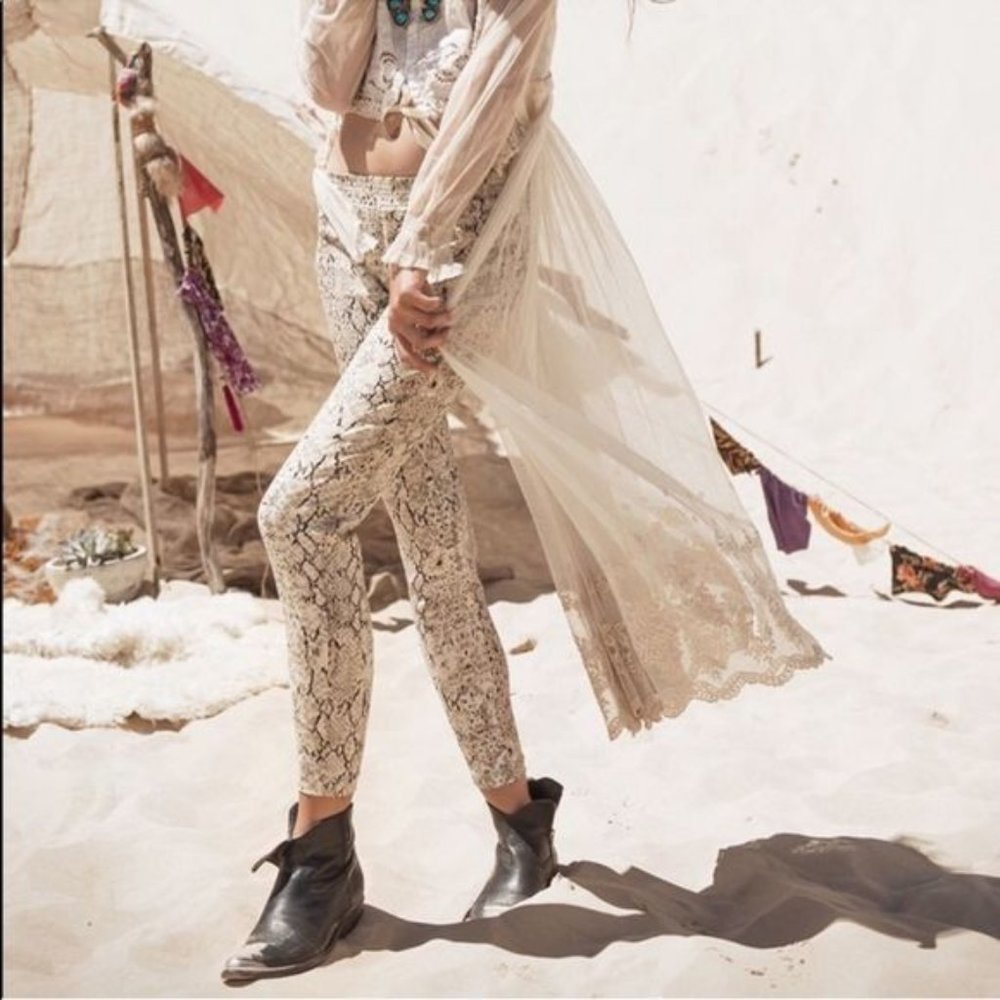 Spell & The Gypsy Aloha Python Jets Snake Print Elastic Jogger Pants Sz XS
